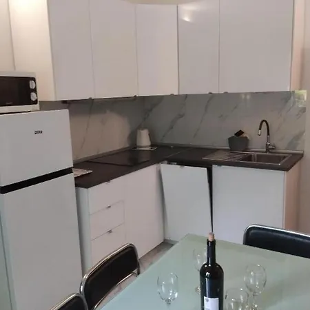 Apartamento With Parking Space Stinjan, - 22939 Pula