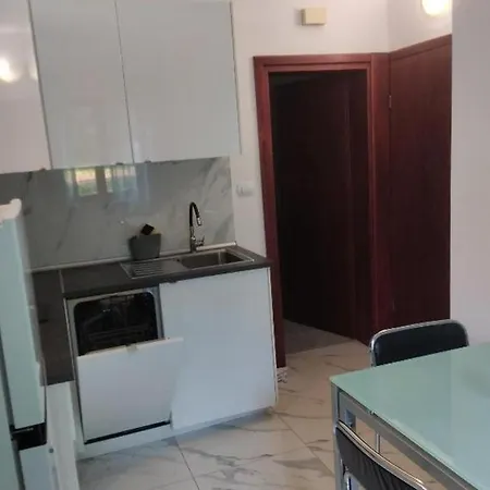 With Parking Space Stinjan, - 22939 Apartamento *